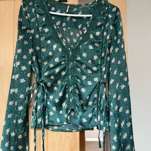 Green Ruched Tie Front Long Sleeve Blouse